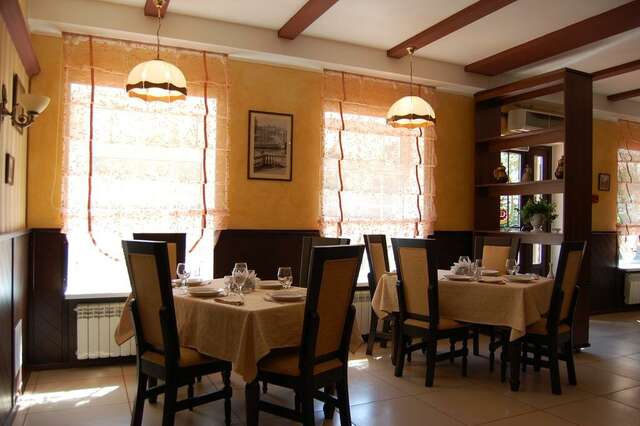 Гостиничный комплекс 12 Стульев Пенза-6