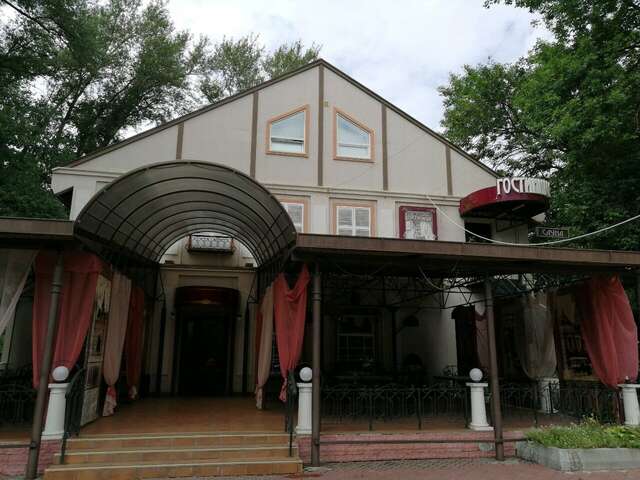 Гостиничный комплекс 12 Стульев Пенза-10